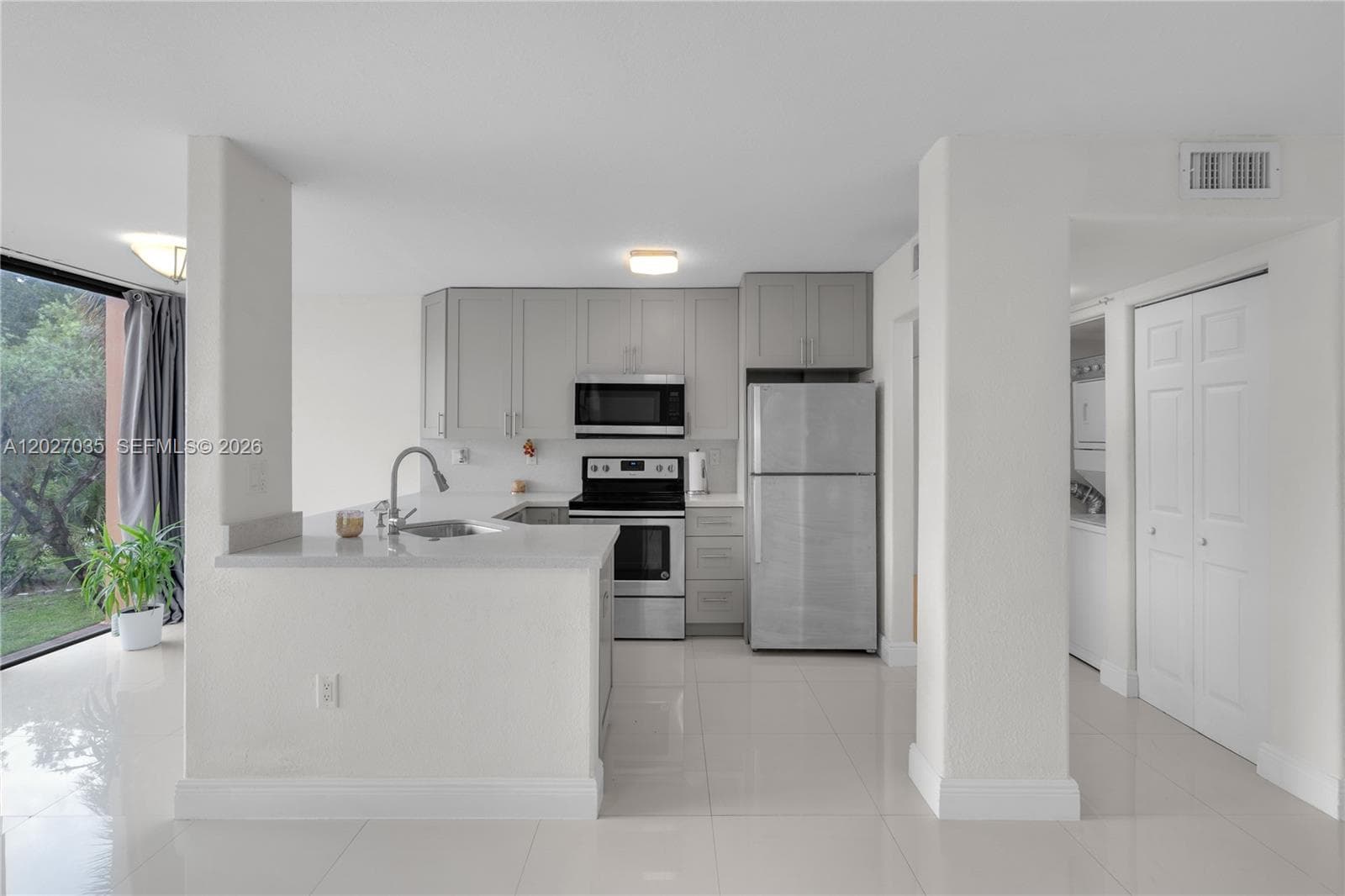 9440 W Flagler St # 208, Miami FL 33174 — 5