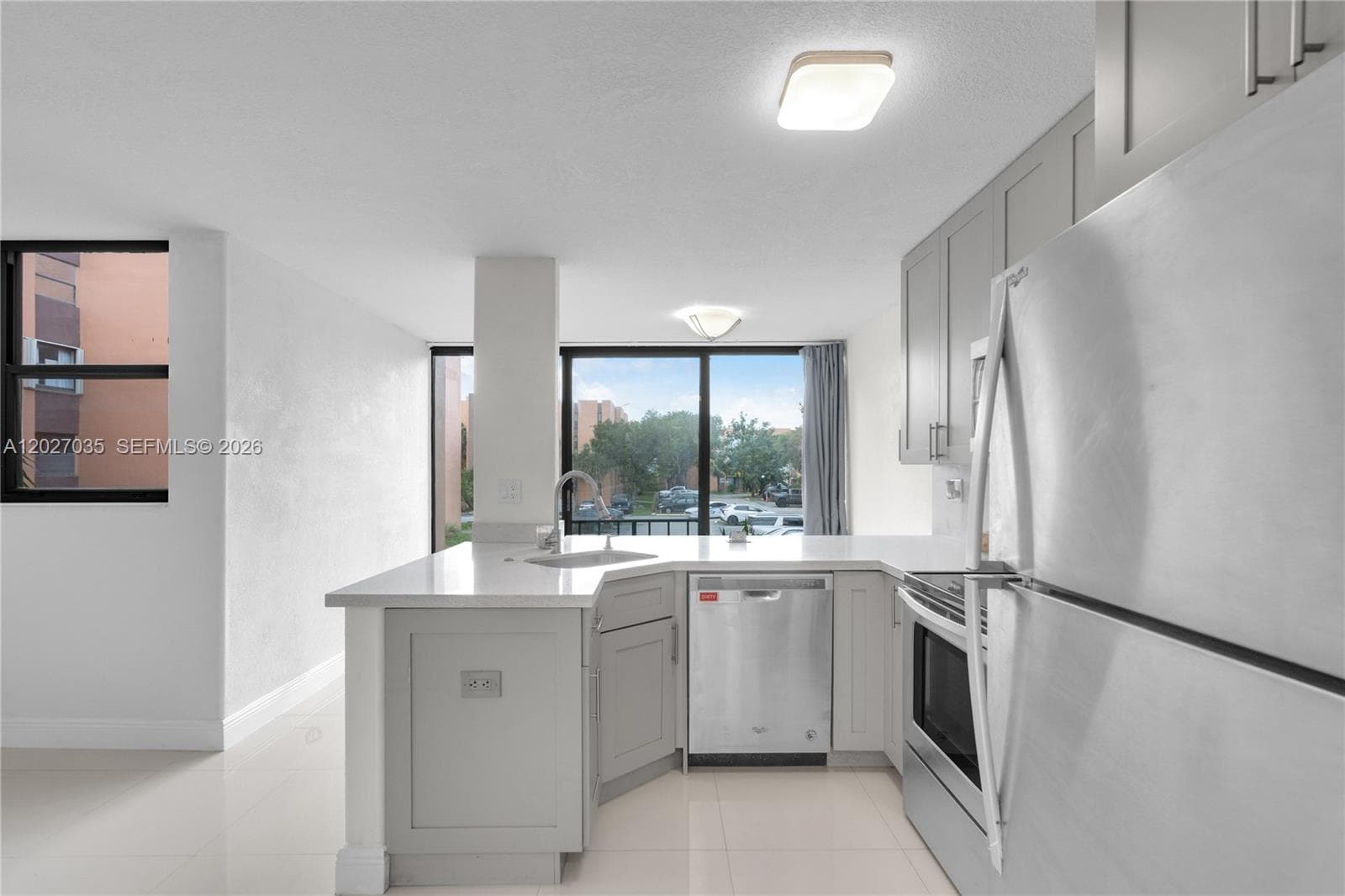 9440 W Flagler St # 208, Miami FL 33174 — 9