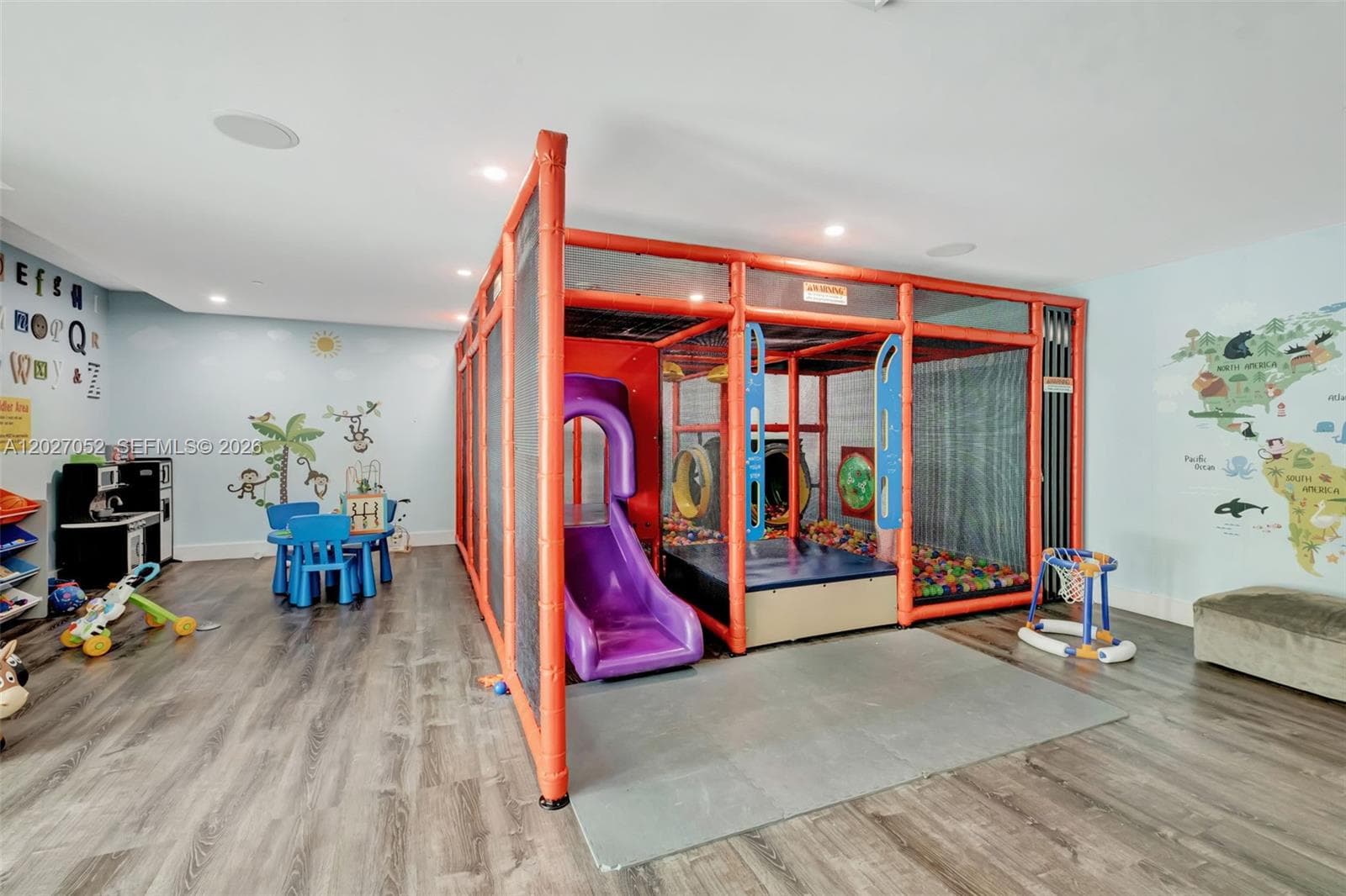950 Brickell Bay Dr # 4504, Miami FL 33131 — 24