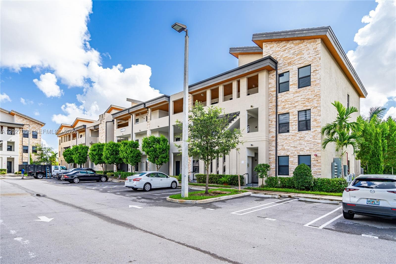 8175 NW 104th Ave # 32, Doral FL 33178 — 16