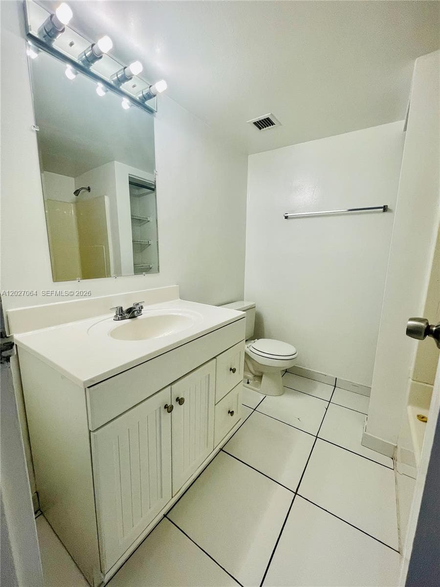 13499 Biscayne Blvd # 1613, North Miami FL 33181 — 11