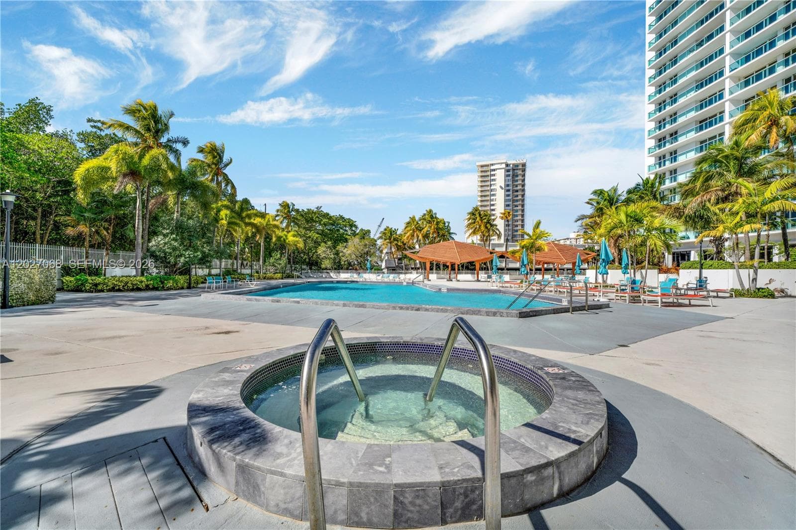 100 Bayview Dr # 205, Sunny Isles Beach FL 33160 — 33