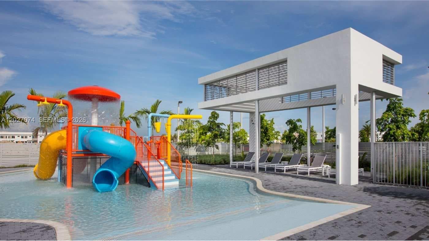 Landmark At Doral Central, Doral, FL — 13