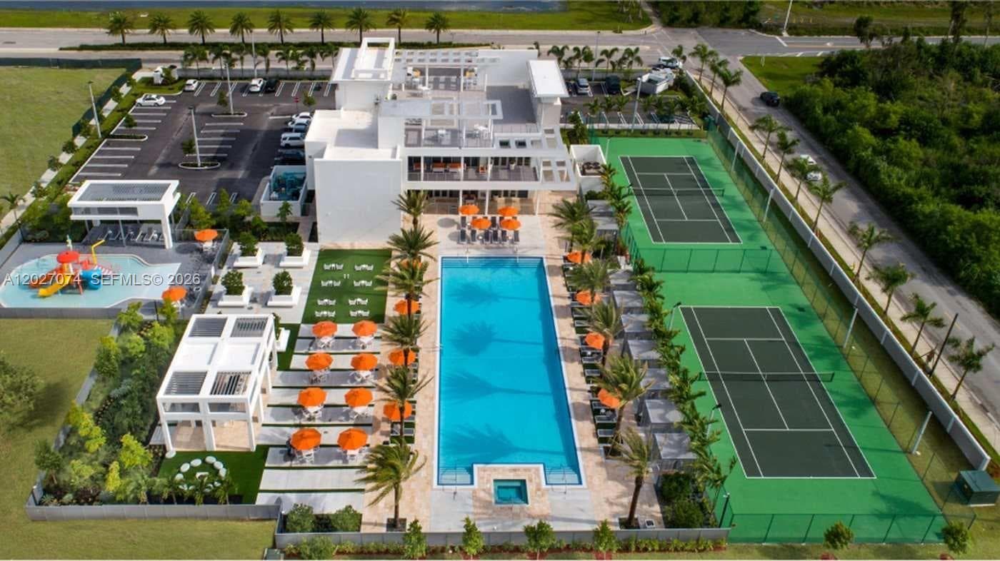 Landmark At Doral Central, Doral, FL — 14