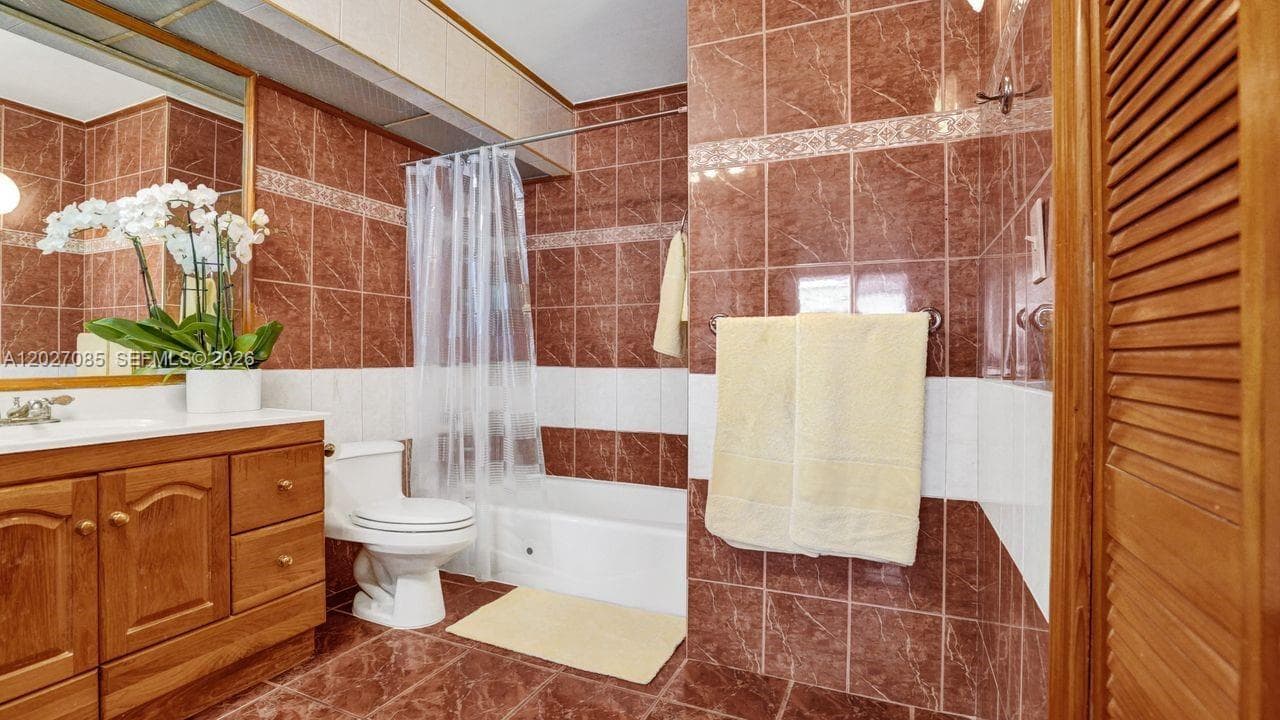 1228 West Ave # 1404, Miami Beach FL 33139 — 17