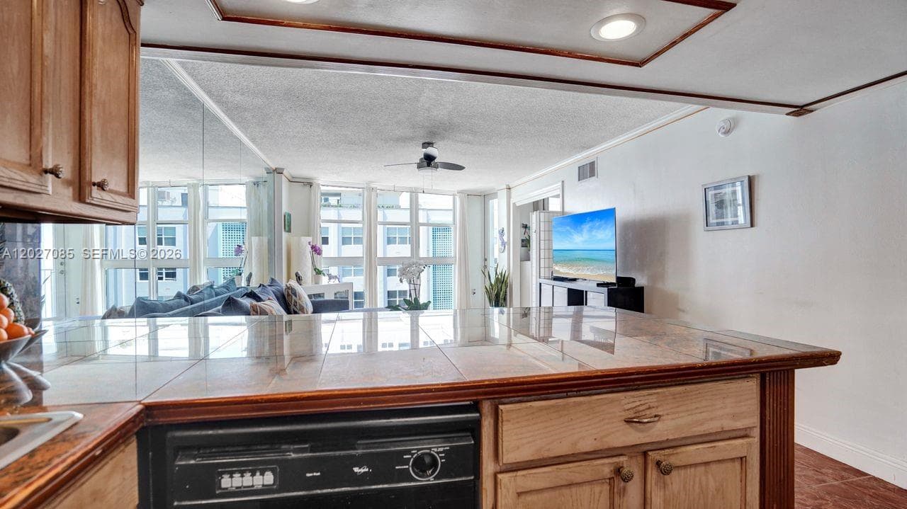 1228 West Ave # 1404, Miami Beach FL 33139 — 12