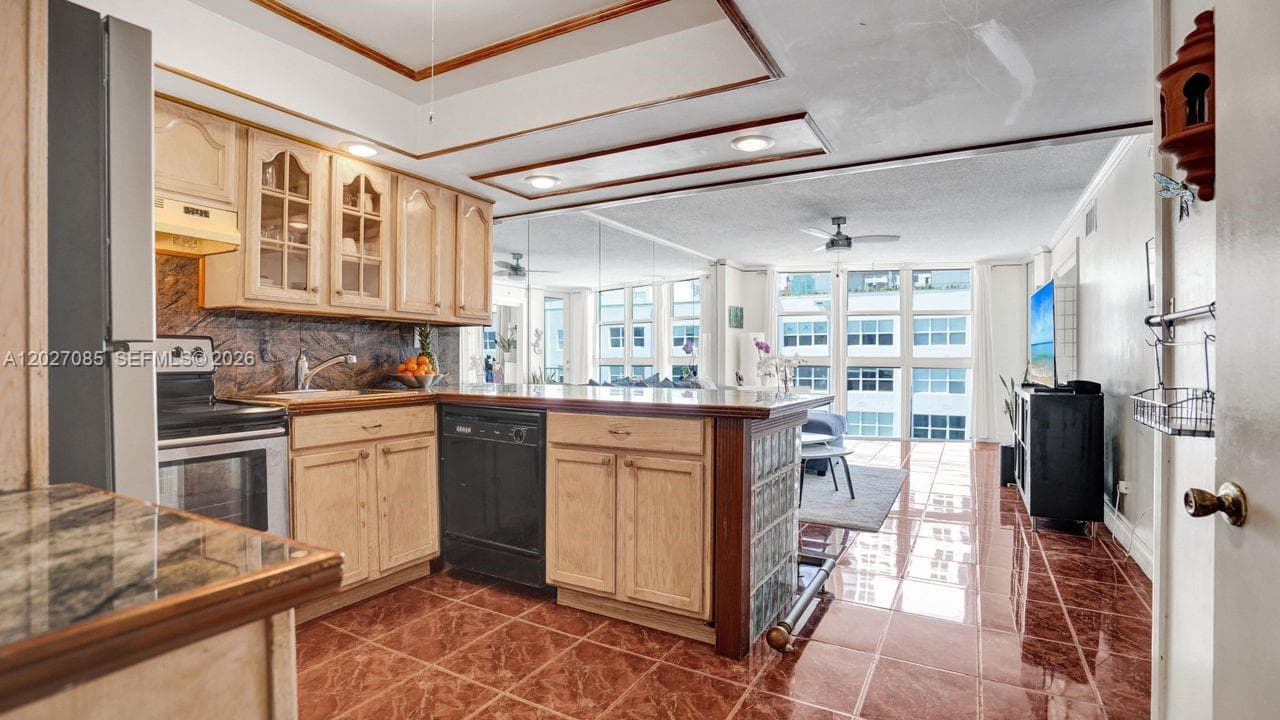 1228 West Ave # 1404, Miami Beach FL 33139 — 10