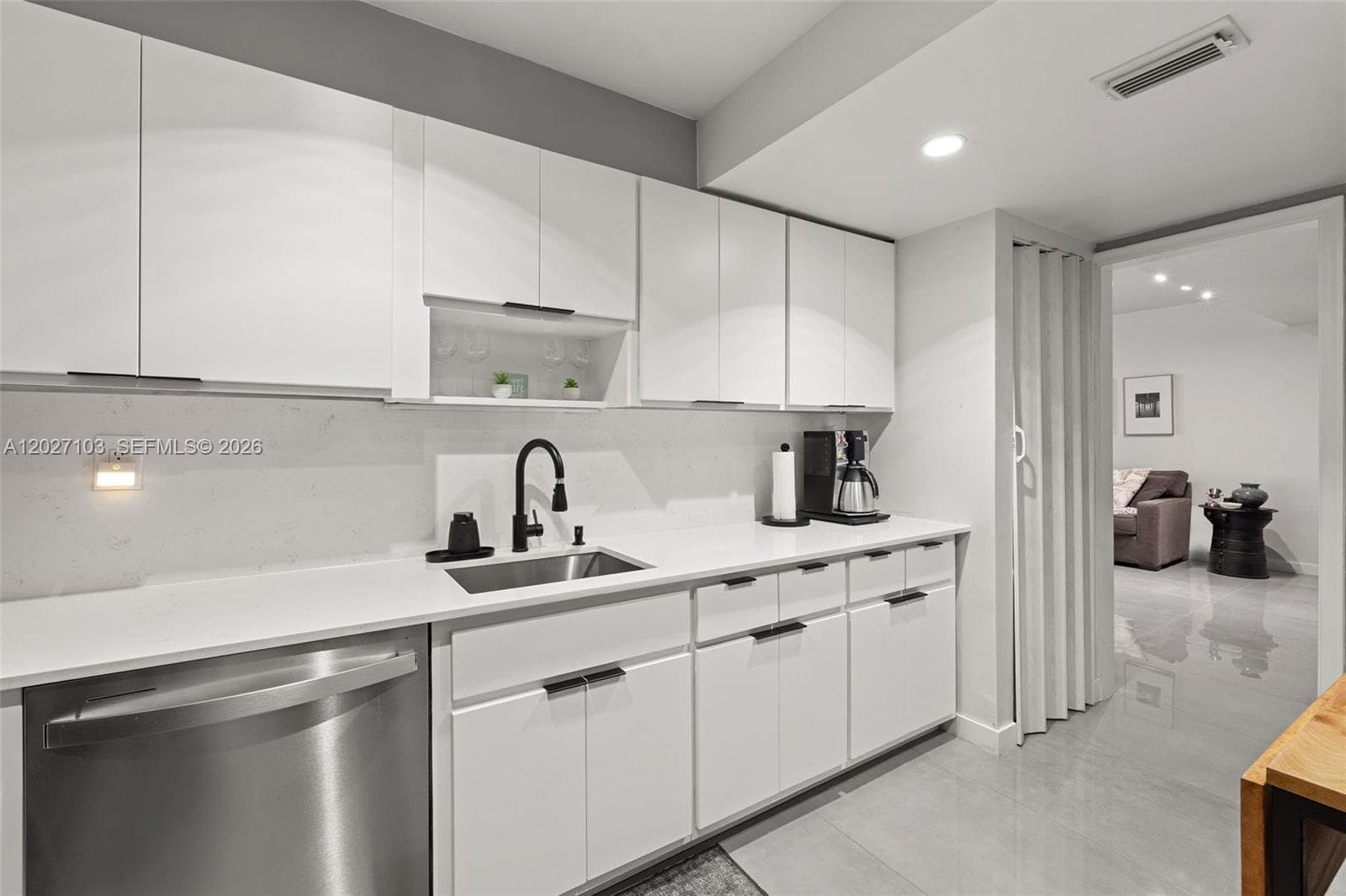 5001 Collins Ave # 1E, Miami Beach FL 33140 — 3