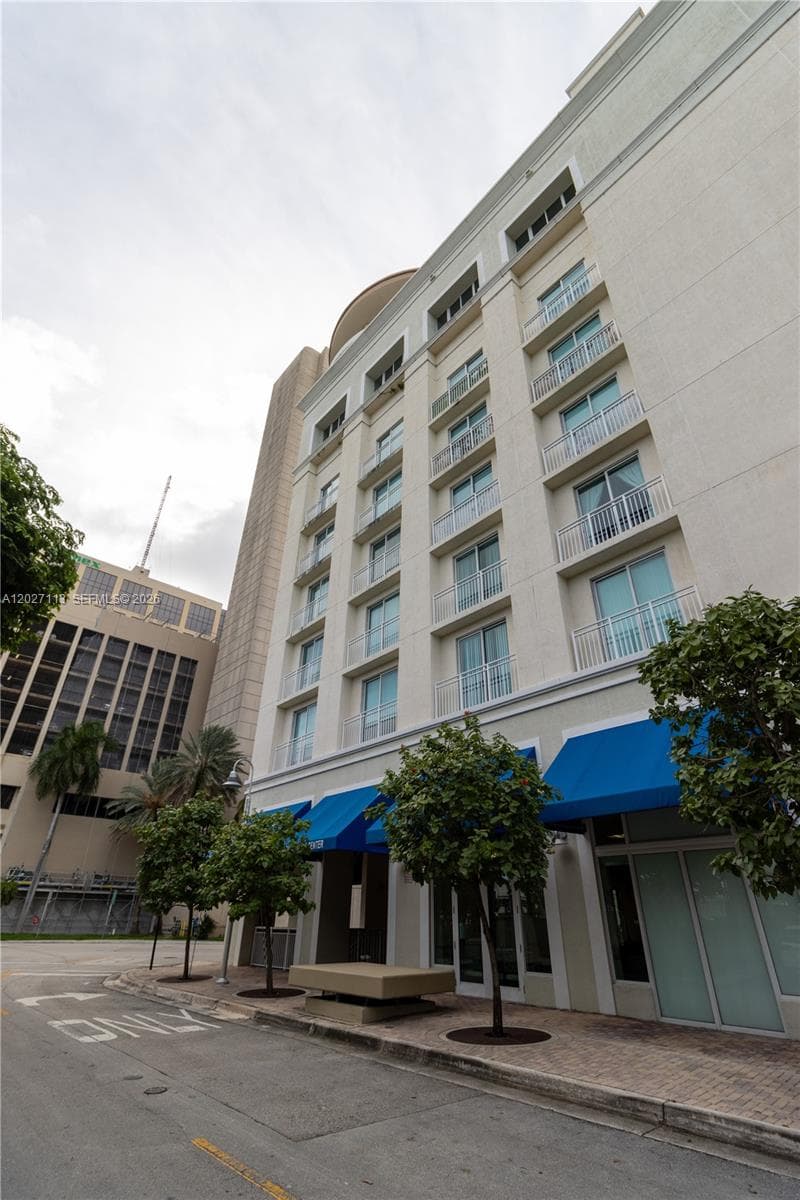 7275 SW 90th Way # 213, Miami FL 33156 — 4