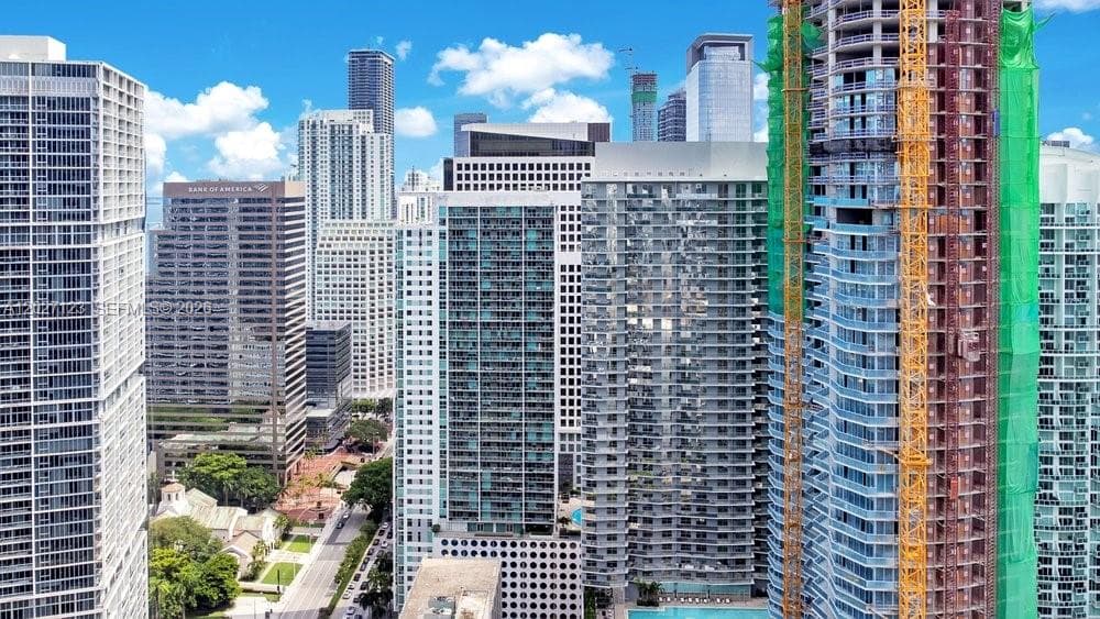 77 SE 5th # 1711, Miami FL 33131 — 42