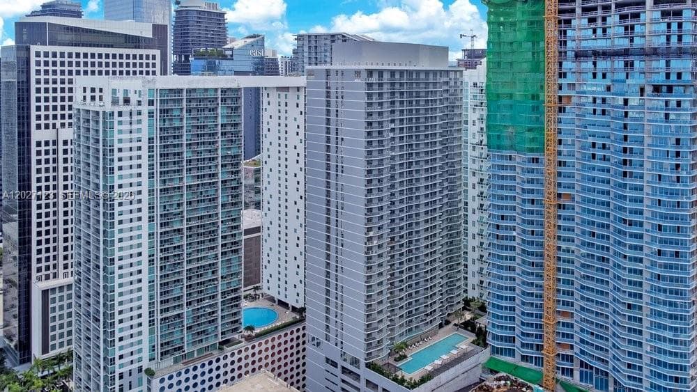 77 SE 5th # 1711, Miami FL 33131 — 43