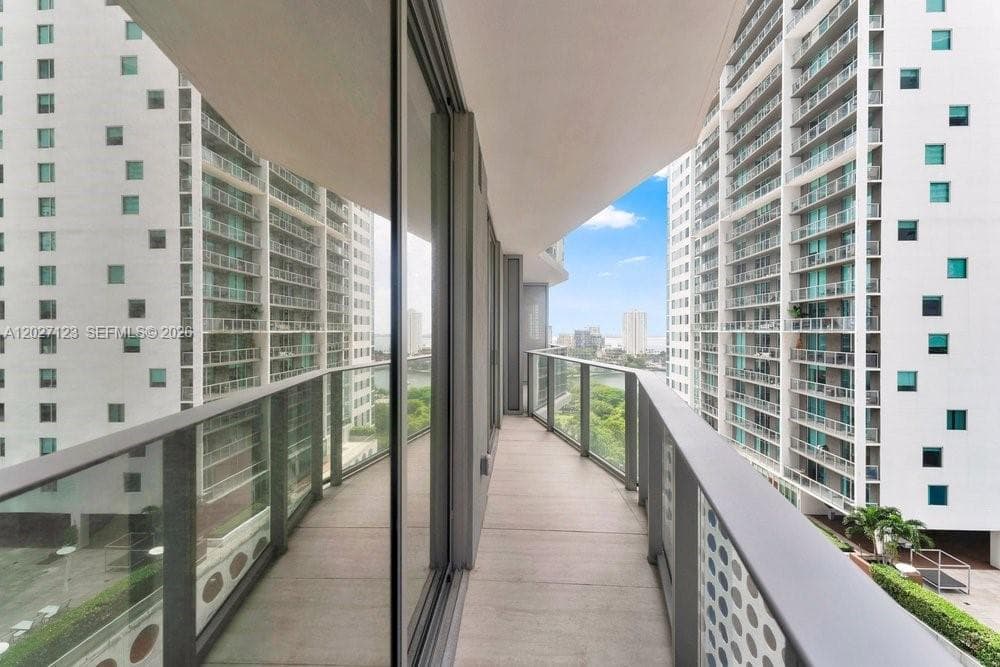 77 SE 5th # 1711, Miami FL 33131 — 12