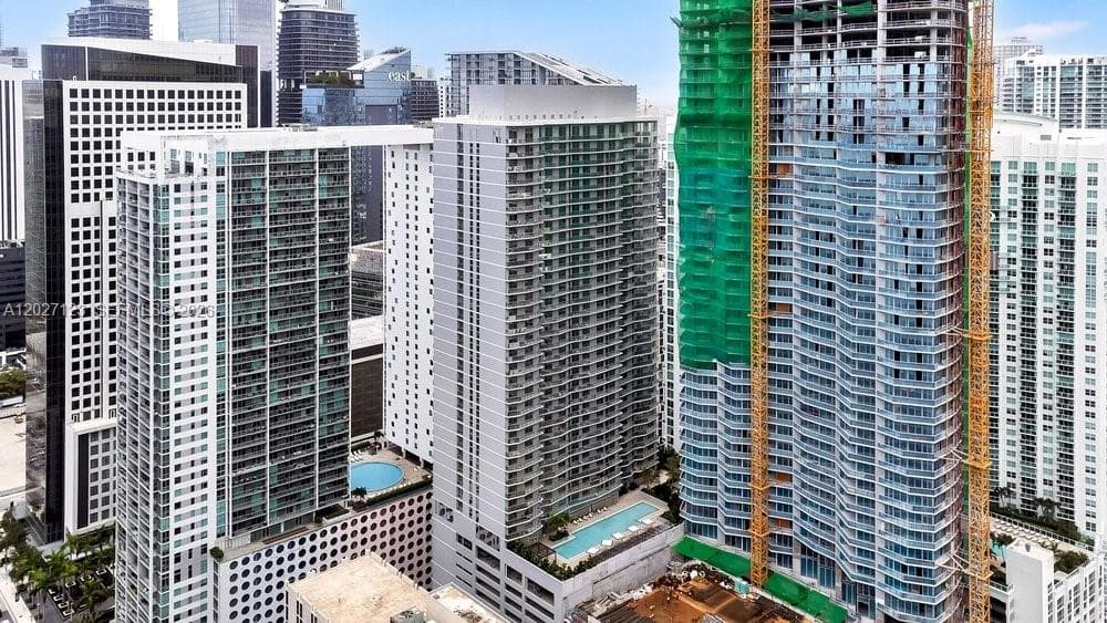 77 SE 5th # 1711, Miami FL 33131 — 38
