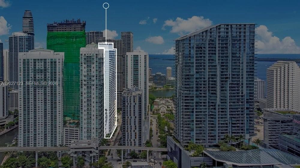 77 SE 5th # 1711, Miami FL 33131 — 44