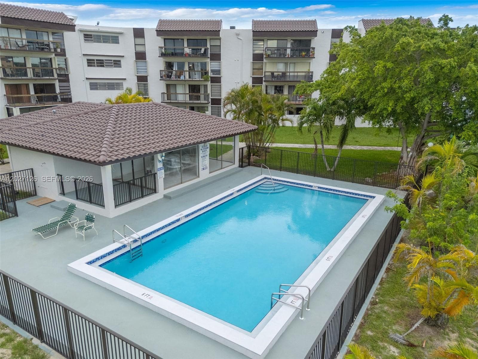 1350 SW 122nd Ave # 415, Miami FL 33184 — 35