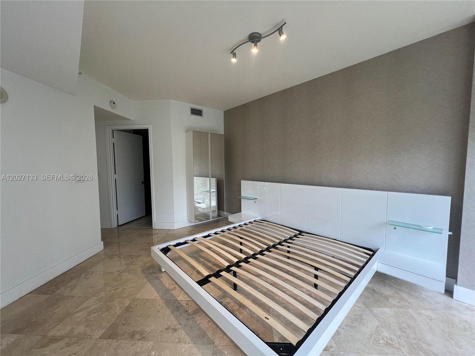 18201 Collins Ave # 601A, Sunny Isles Beach FL 33160 — 25