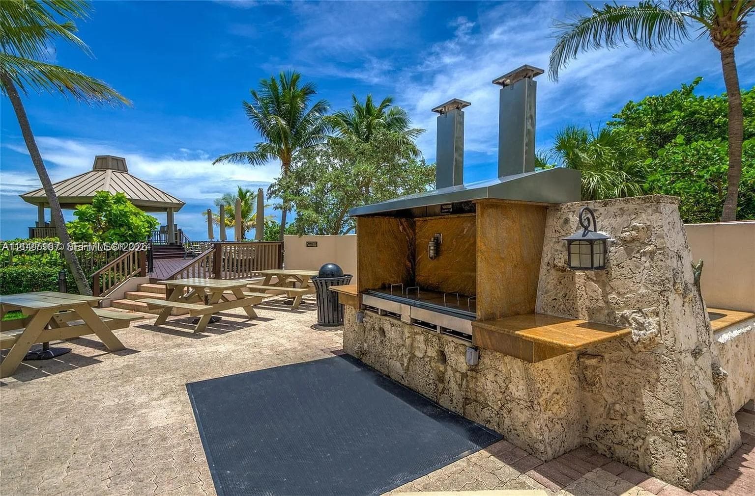 1121 Crandon Blvd # D1007, Key Biscayne FL 33149 — 21