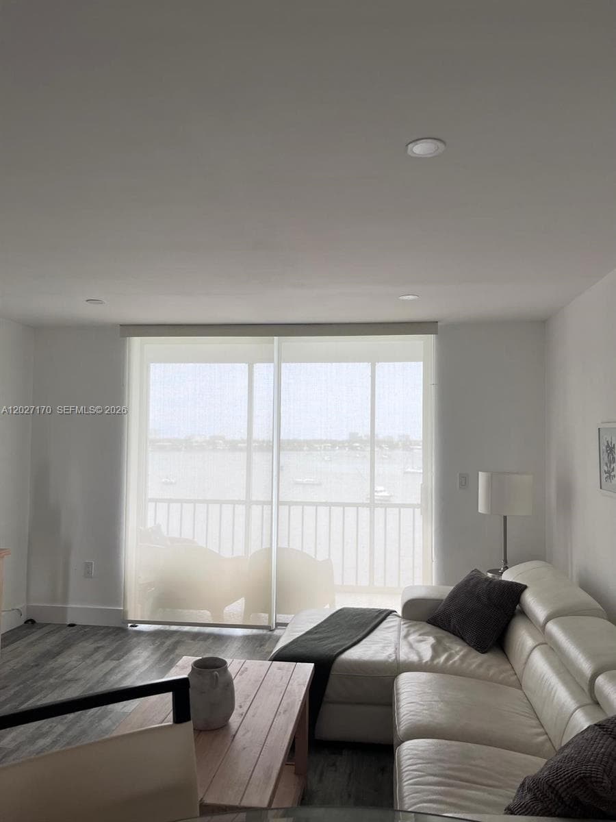 2910 Point East Dr # M609, Aventura FL 33160 — 42
