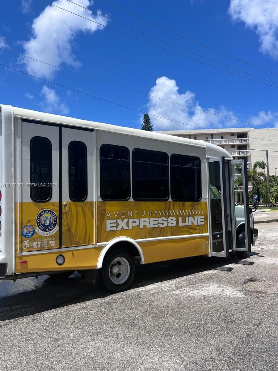 2910 Point East Dr # M609, Aventura FL 33160 — 53
