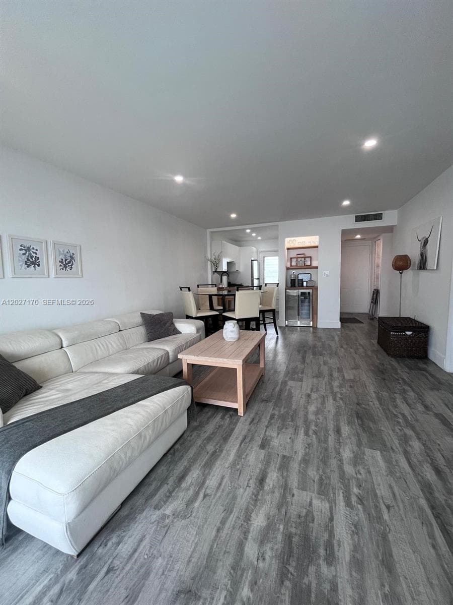 2910 Point East Dr # M609, Aventura FL 33160 — 7
