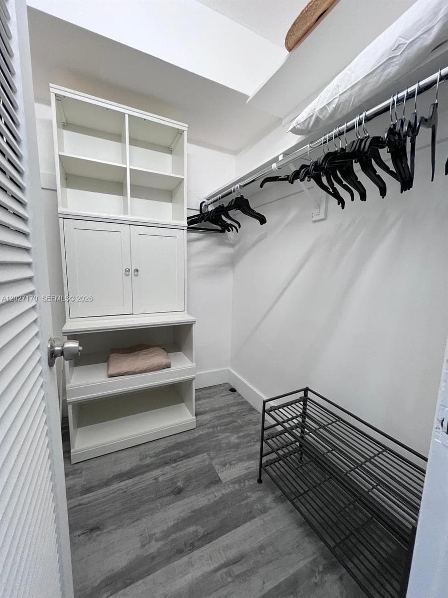 2910 Point East Dr # M609, Aventura FL 33160 — 34
