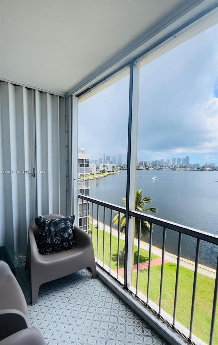 2910 Point East Dr # M609, Aventura FL 33160 — 44