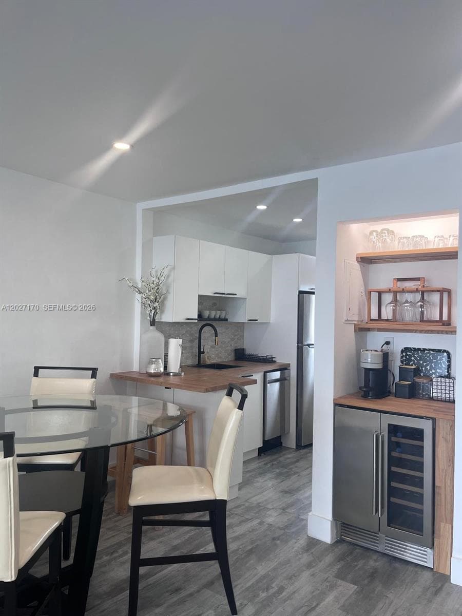 2910 Point East Dr # M609, Aventura FL 33160 — 4