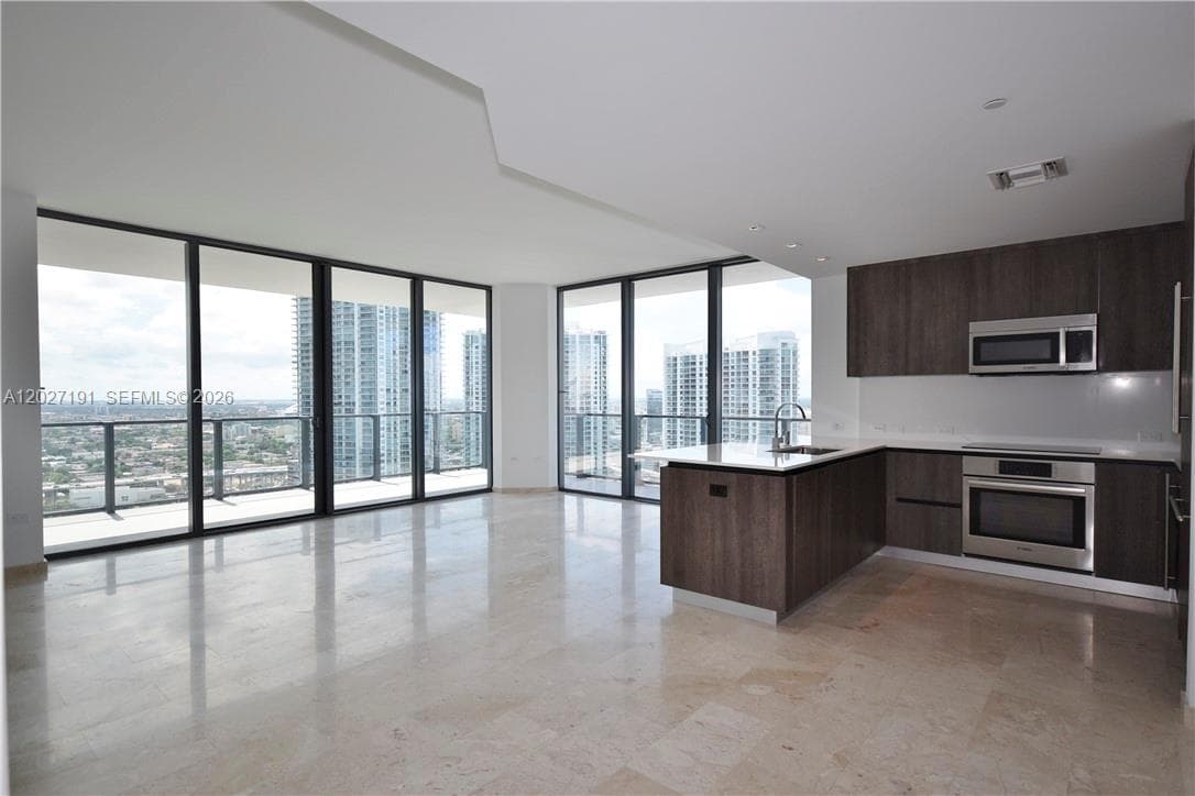 68 SE 6th St # 2812, Miami FL 33131 — 2