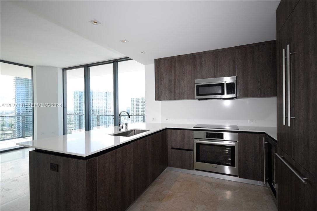 68 SE 6th St # 2812, Miami FL 33131 — 7