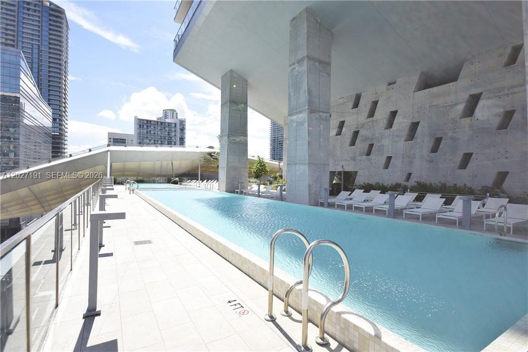 68 SE 6th St # 2812, Miami FL 33131 — 24