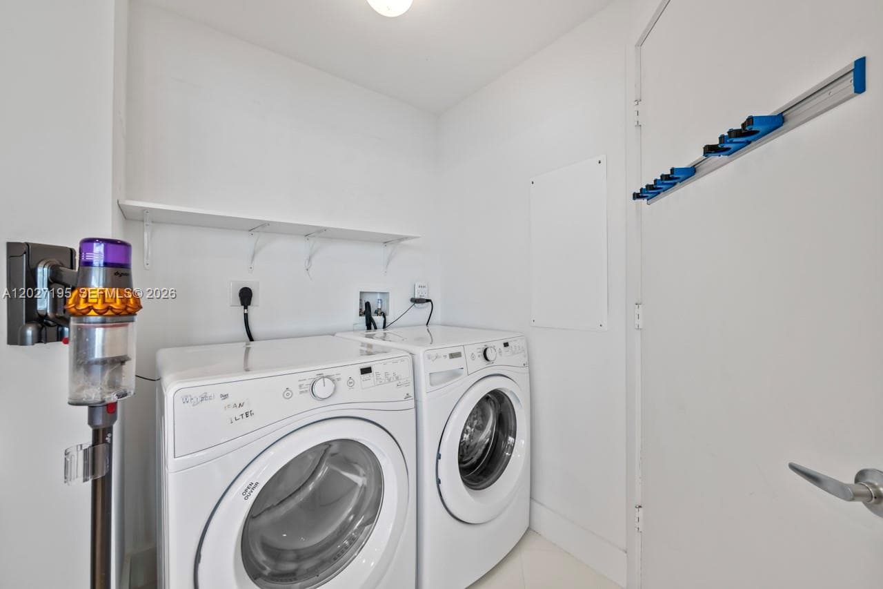 17301 Biscayne Blvd # 811, North Miami Beach FL 33160 — 36