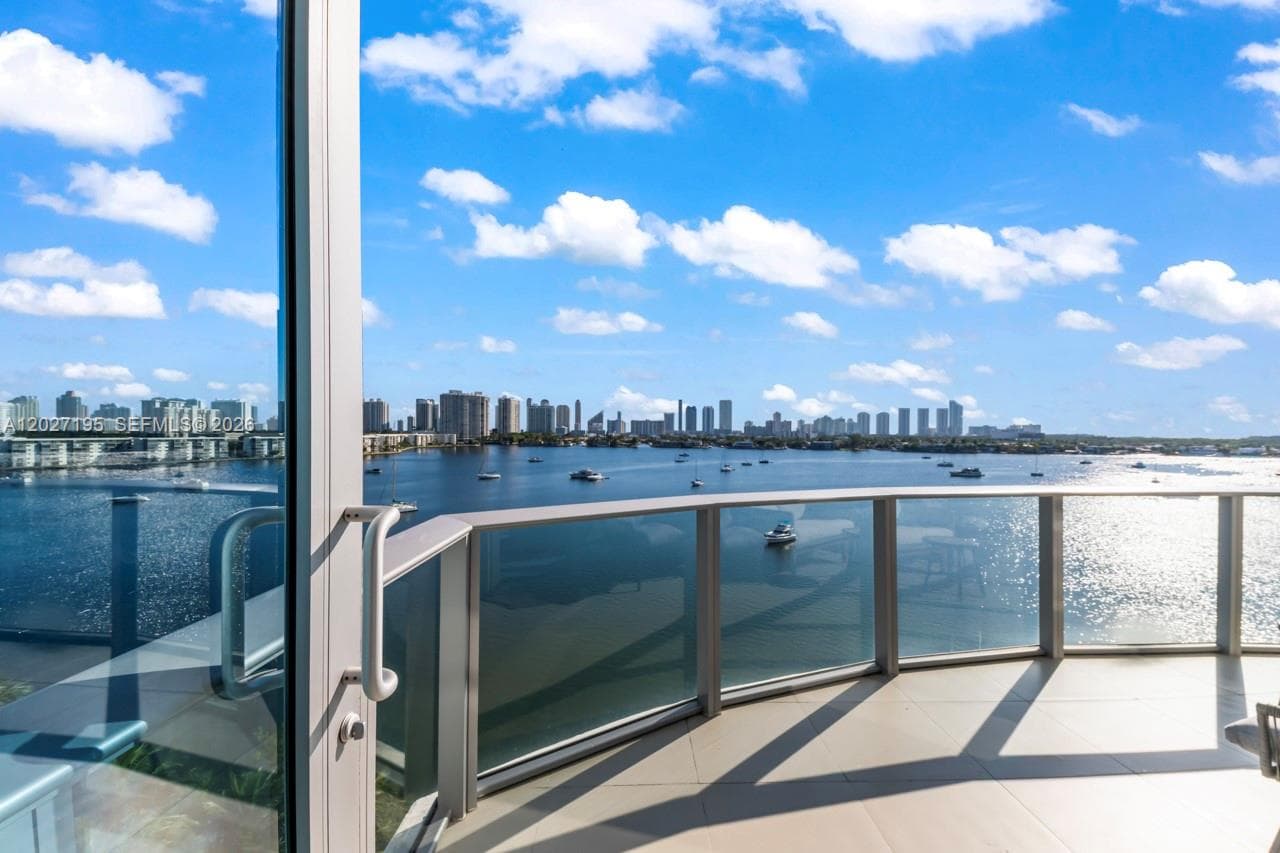 17301 Biscayne Blvd # 811, North Miami Beach FL 33160 — 11