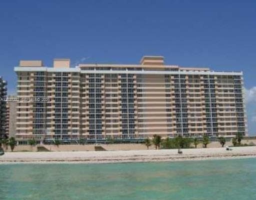 5601 Collins Ave # 1121, Miami Beach FL 33140 — 2