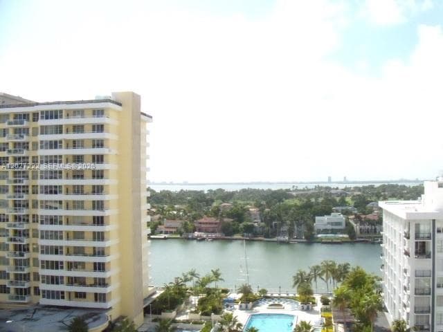 5601 Collins Ave # 1121, Miami Beach FL 33140 — 17