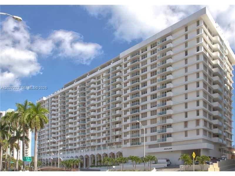 5601 Collins Ave # 1121, Miami Beach FL 33140 — 1