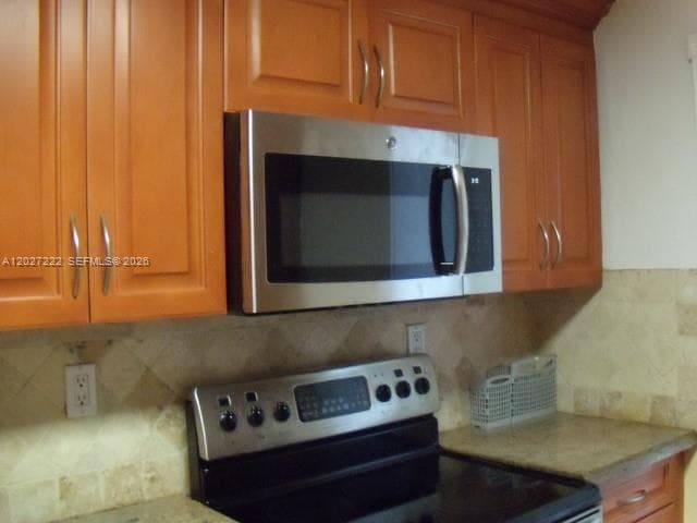 5601 Collins Ave # 1121, Miami Beach FL 33140 — 10