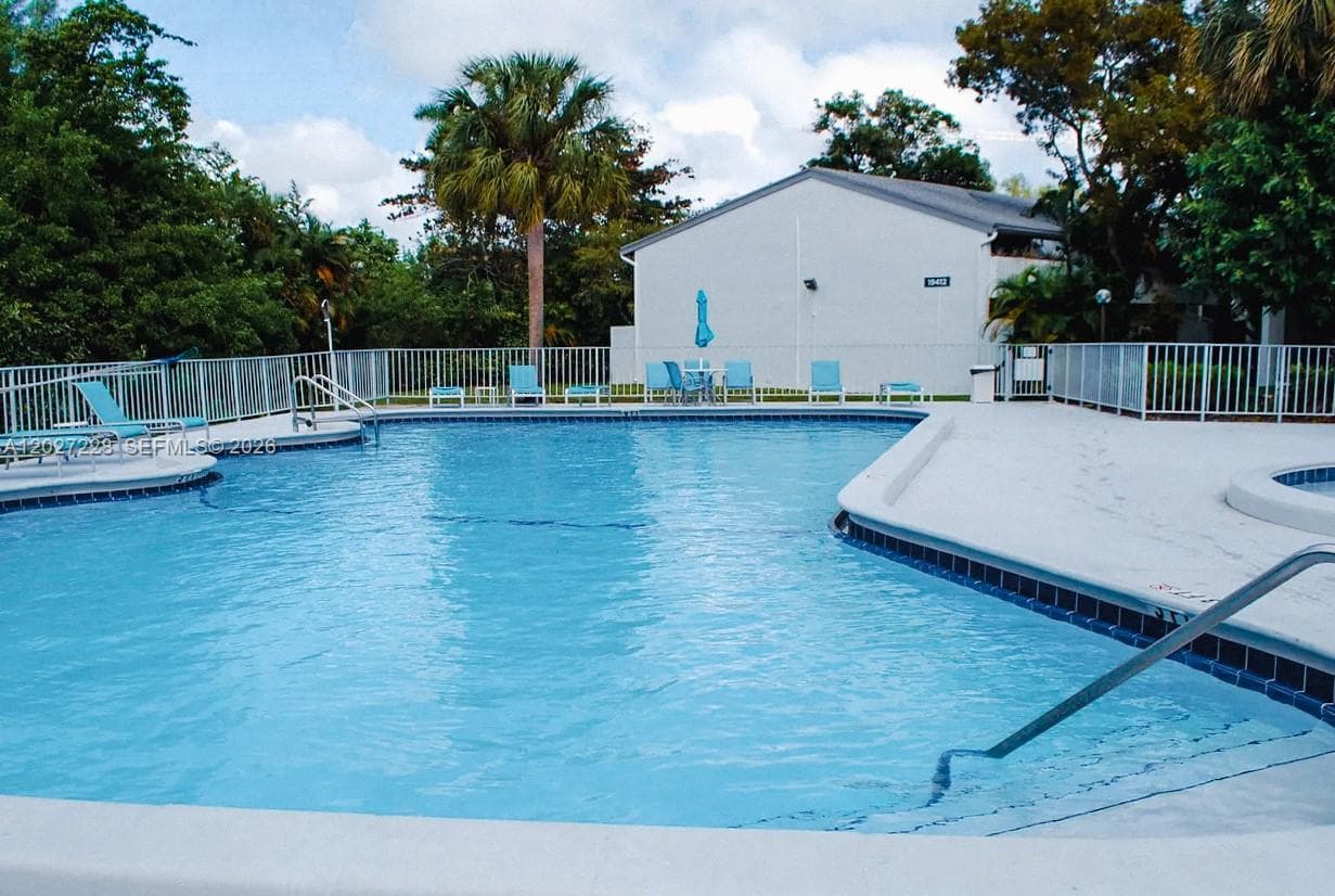 19200 NE 25th Ave # 322C, Miami FL 33180 — 16