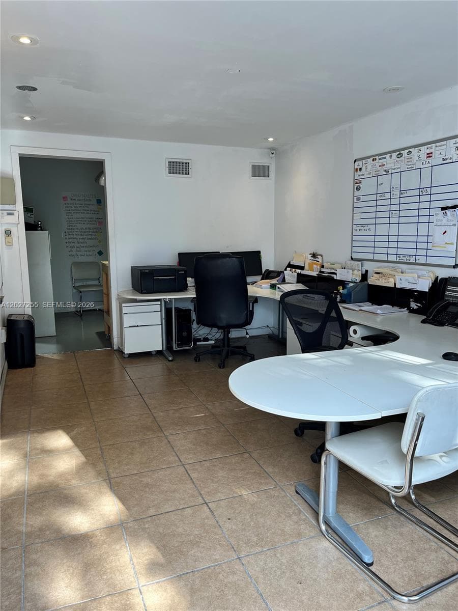 8420 NW 61st St, Miami FL 33166 — 1