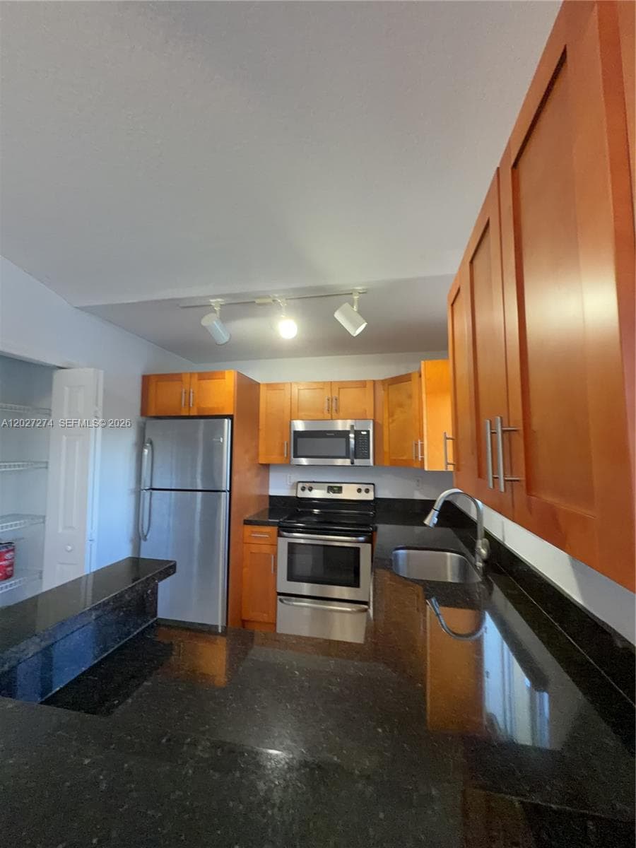 995 NE 34th Ave # 201, Homestead FL 33033 — 13