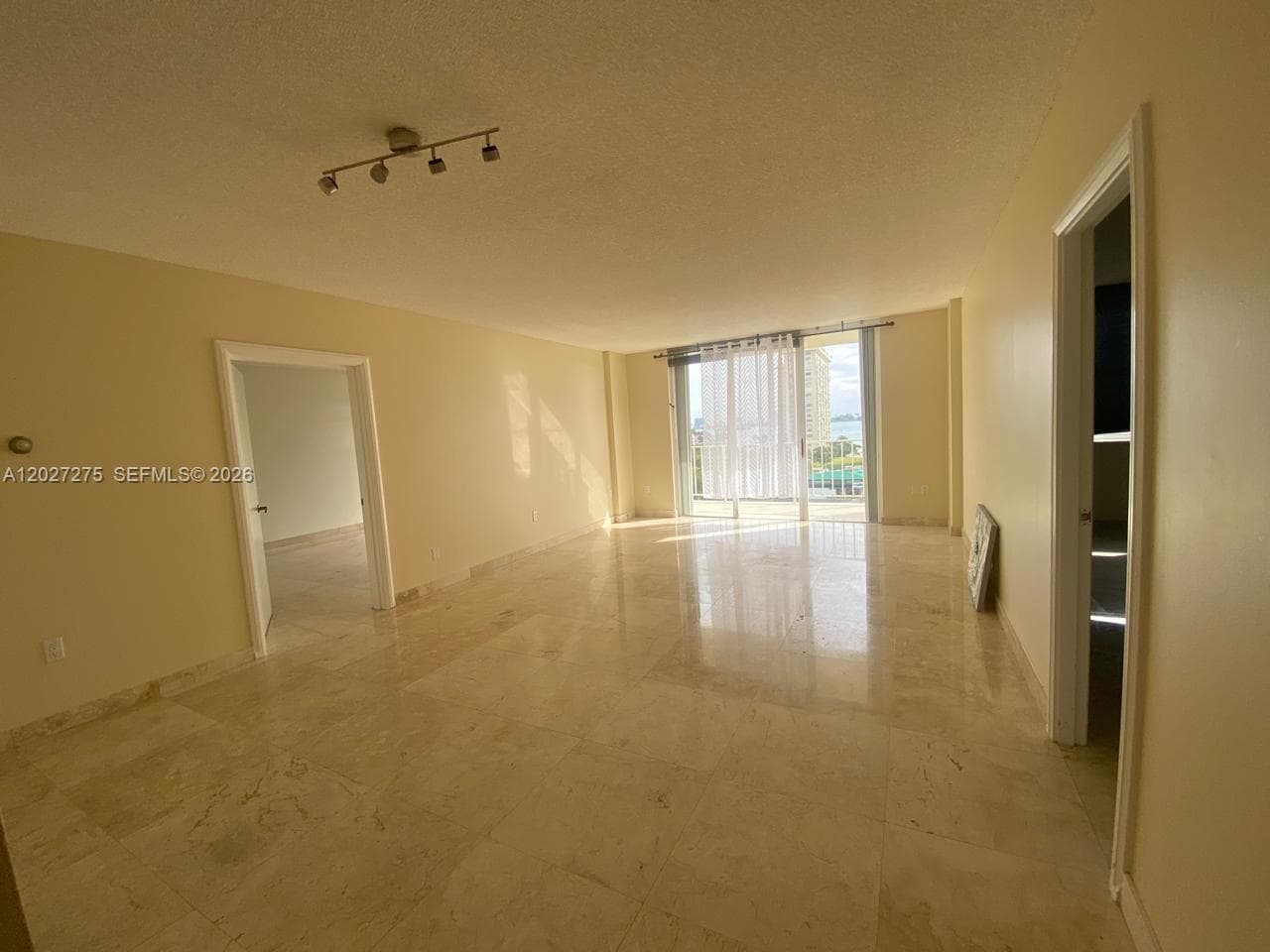 11111 Biscayne Blvd # 8F, Miami FL 33181 — 9