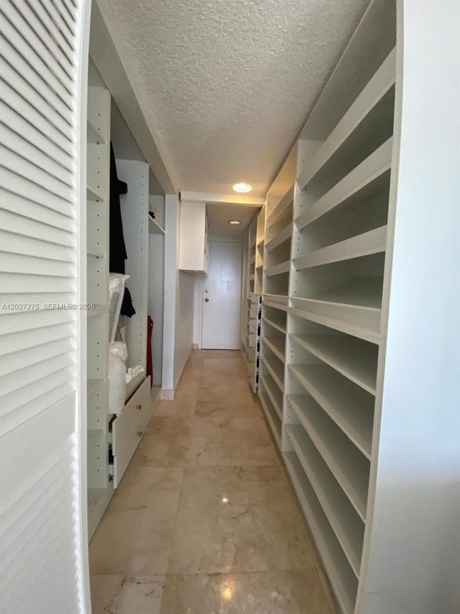 11111 Biscayne Blvd # 8F, Miami FL 33181 — 14