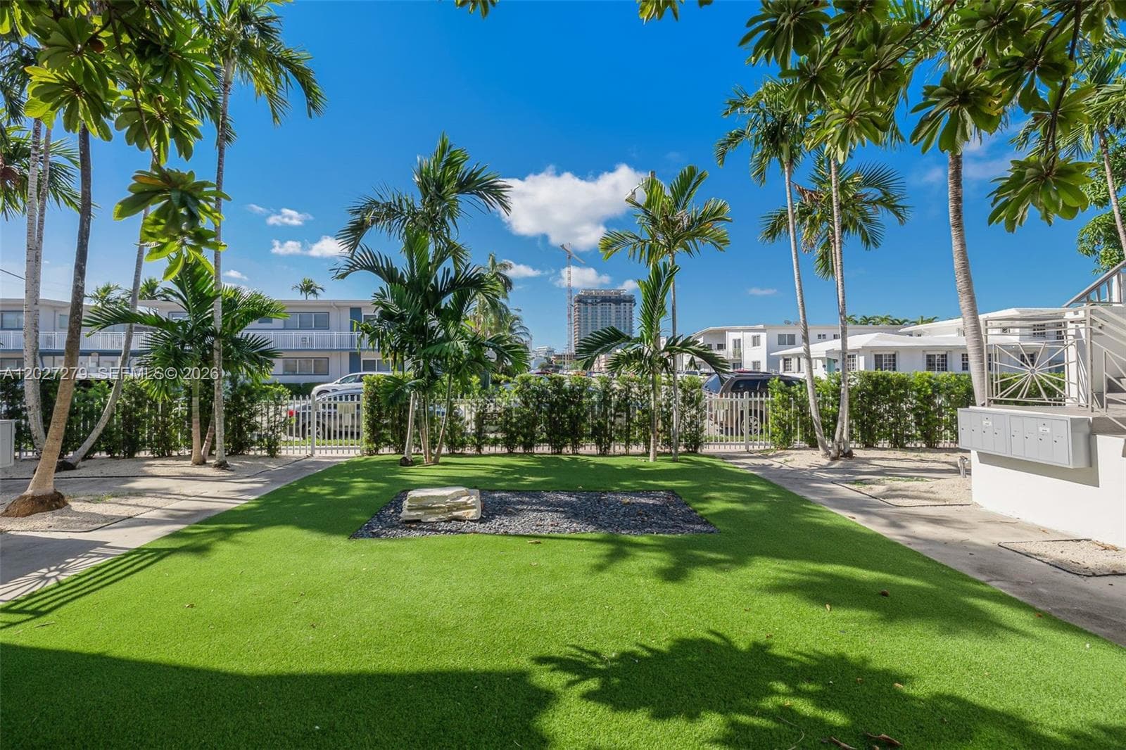 421 75th St # 4, Miami Beach FL 33141 — 24