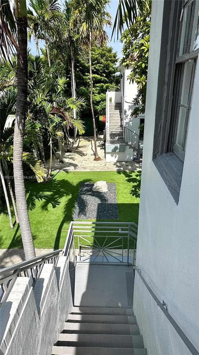421 75th St # 4, Miami Beach FL 33141 — 18