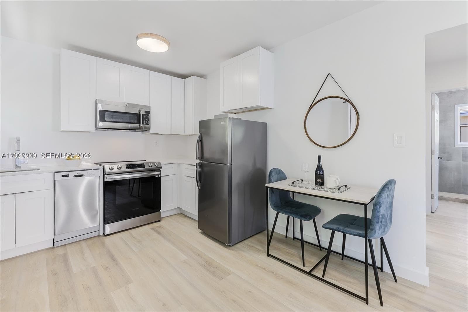 421 75th St # 4, Miami Beach FL 33141 — 4