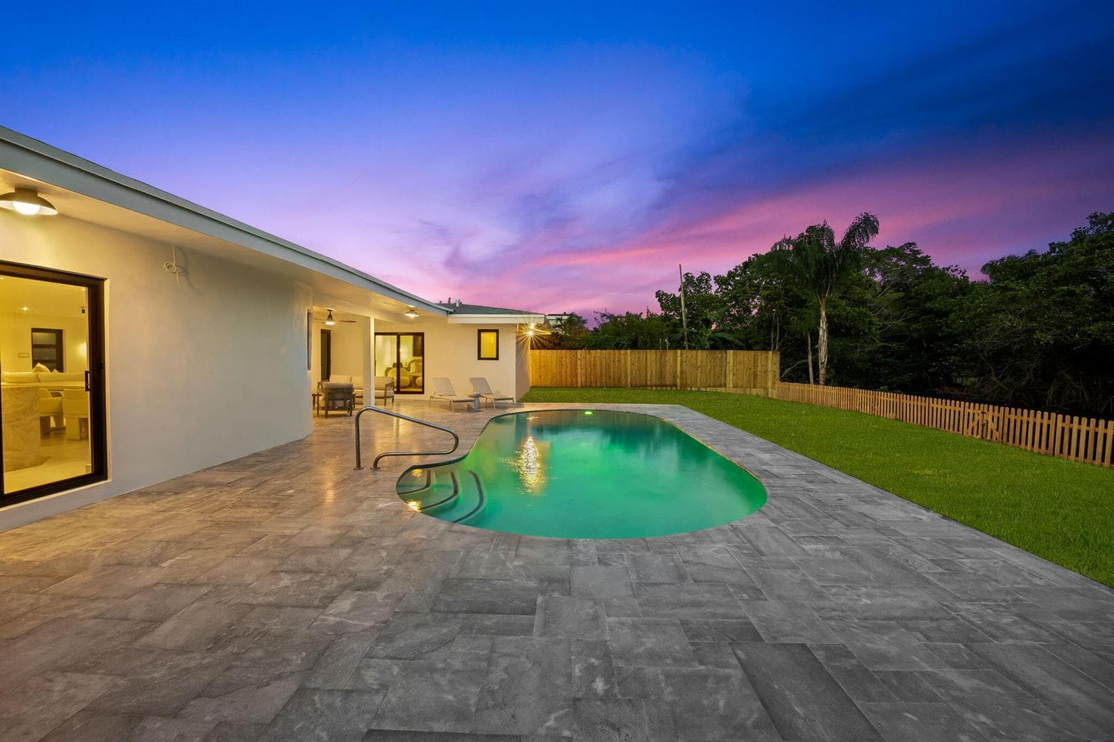 2370 NE 195th Street, Miami FL 33180 — 23