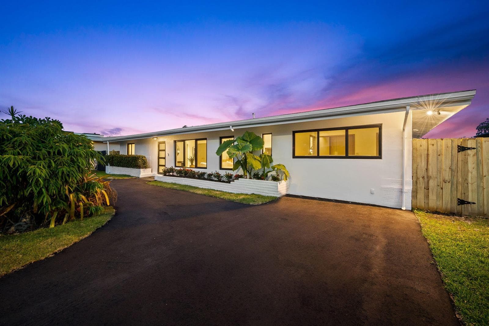 2370 NE 195th Street, Miami FL 33180 — 29