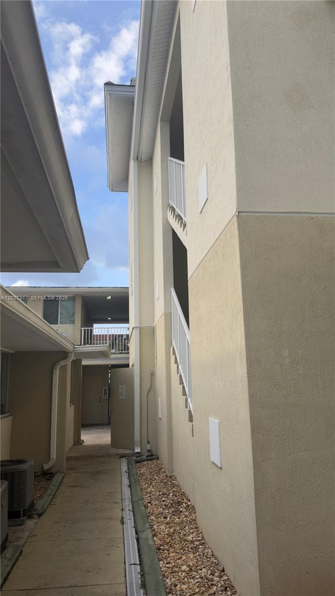 1025 SW 7th Ave # 5, Miami FL 33130 — 15