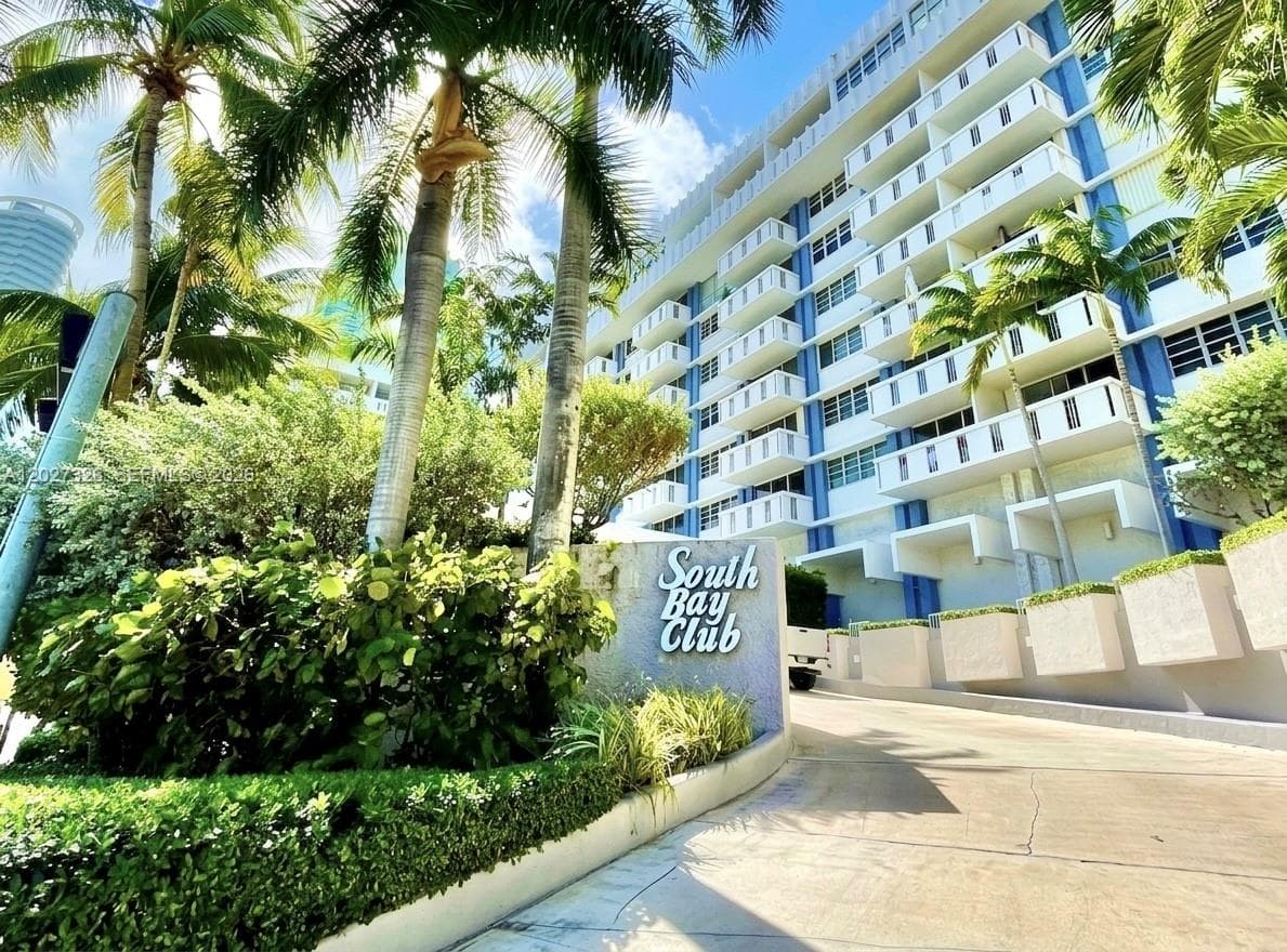 800 West Ave # 924, Miami Beach FL 33139 — 2