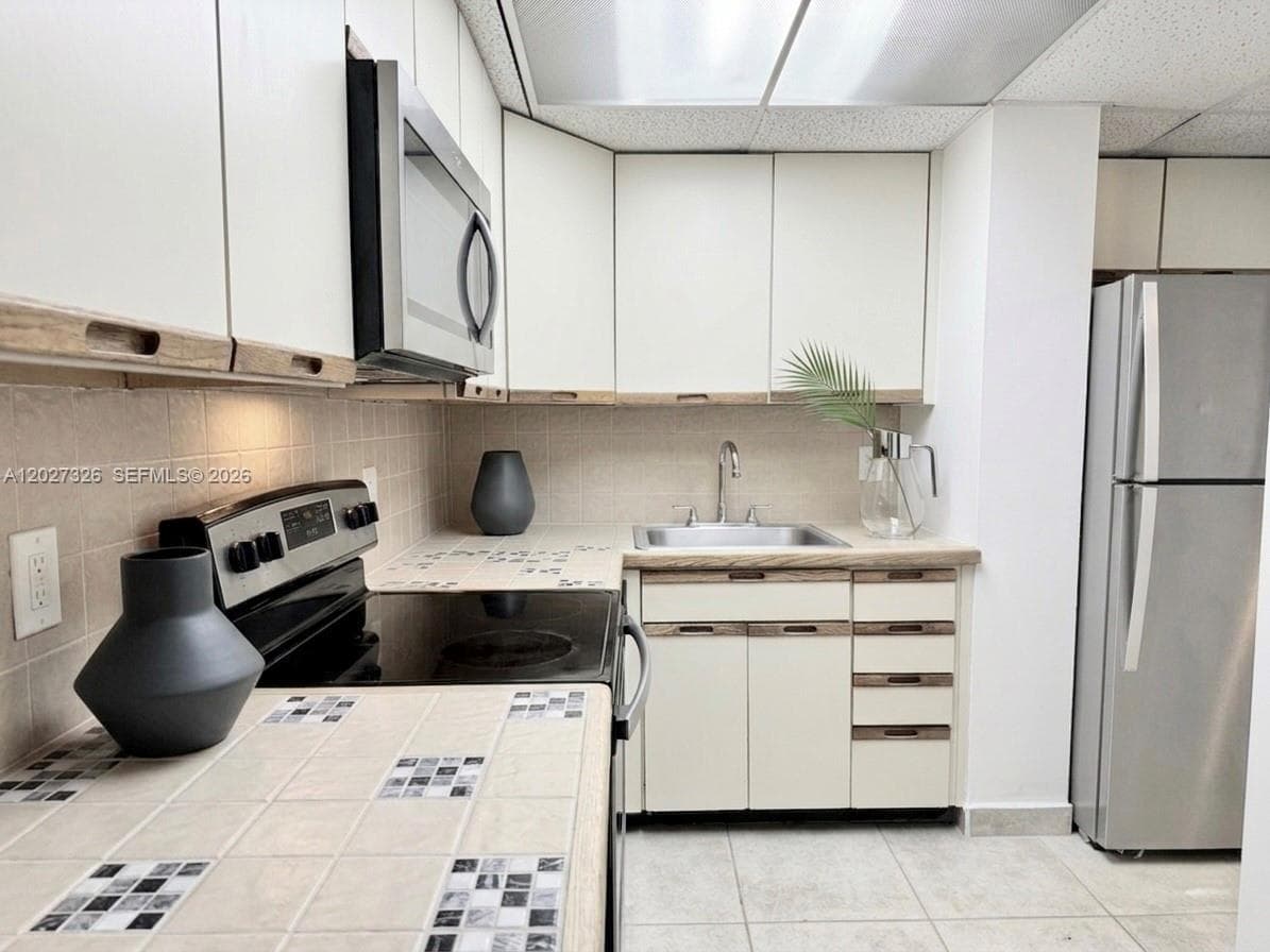 800 West Ave # 924, Miami Beach FL 33139 — 6