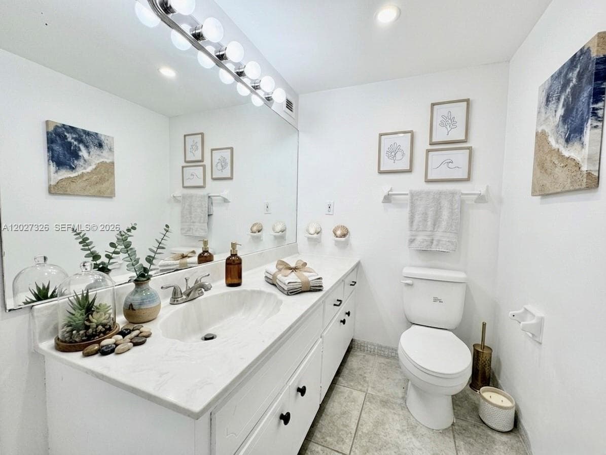 800 West Ave # 924, Miami Beach FL 33139 — 3